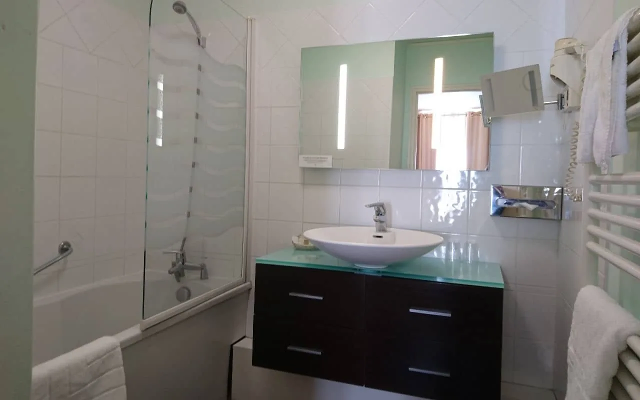 Twin Comfort room