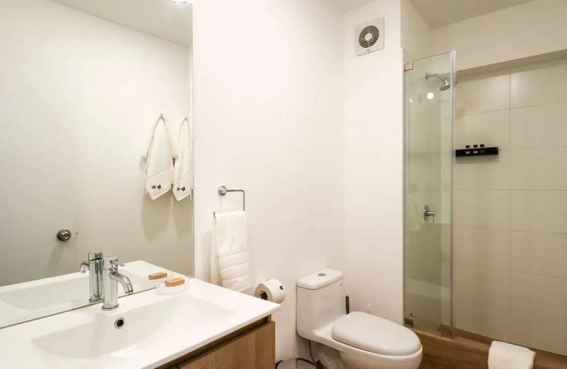 Spacious 3BR w/ Terrace in Prime Miraflores