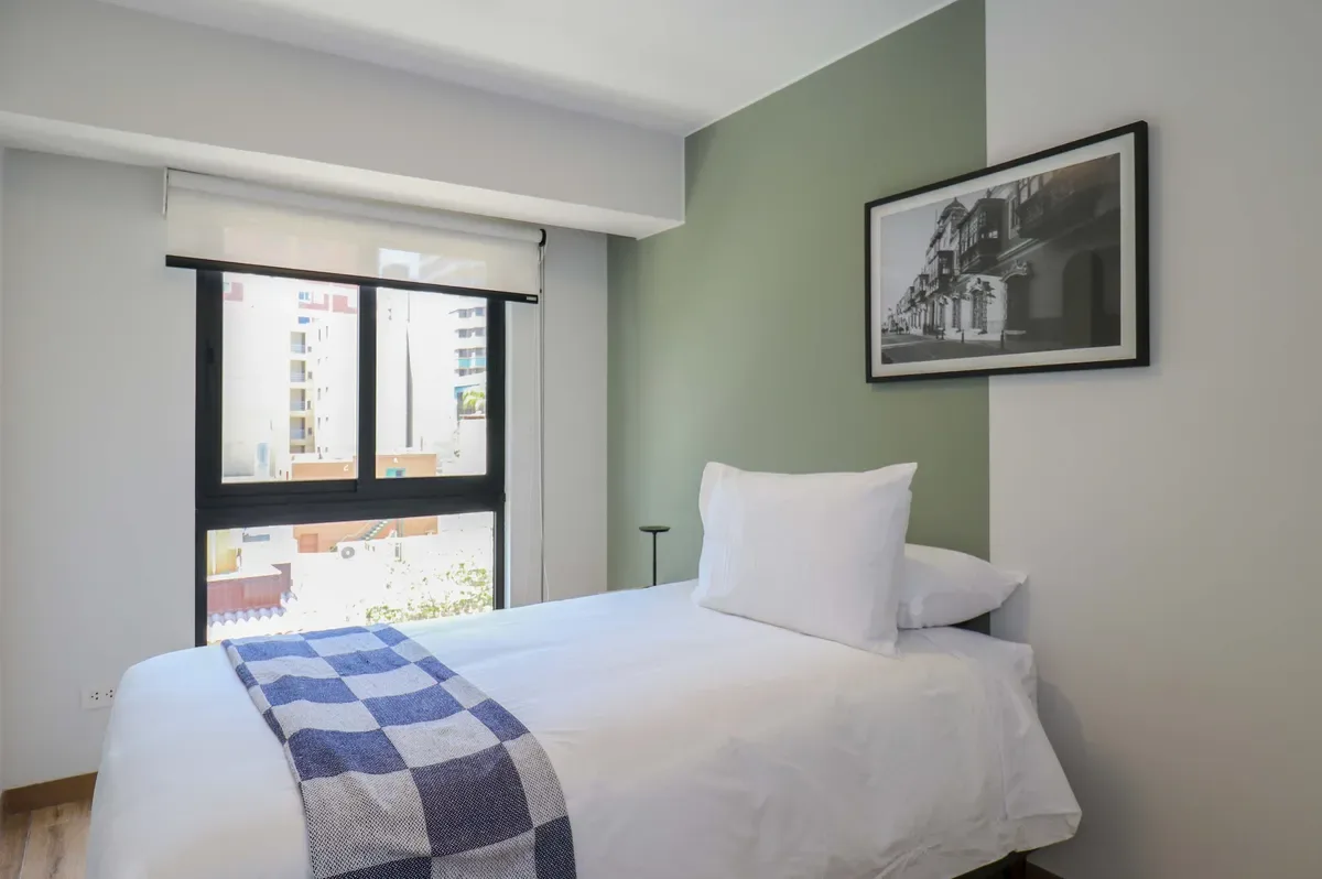 Spacious 3BR w/ Terrace in Prime Miraflores