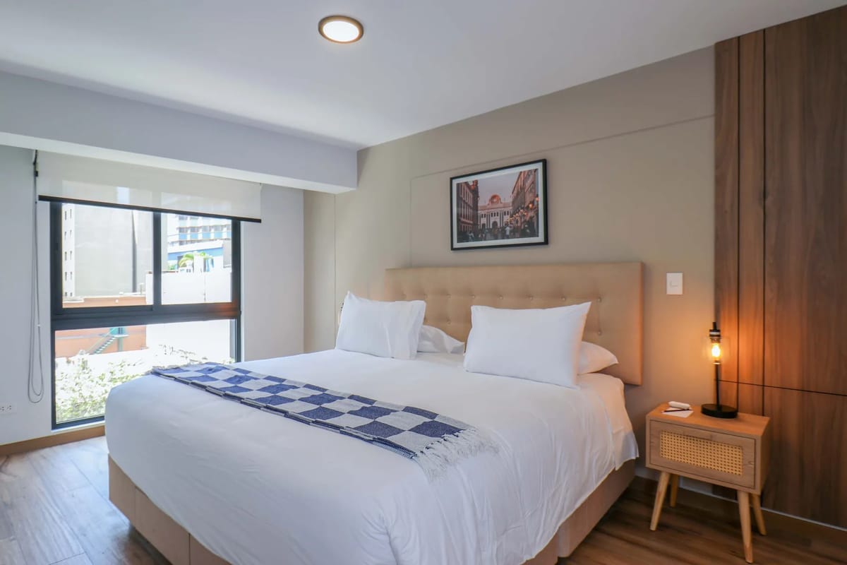 Spacious 3BR w/ Terrace in Prime Miraflores
