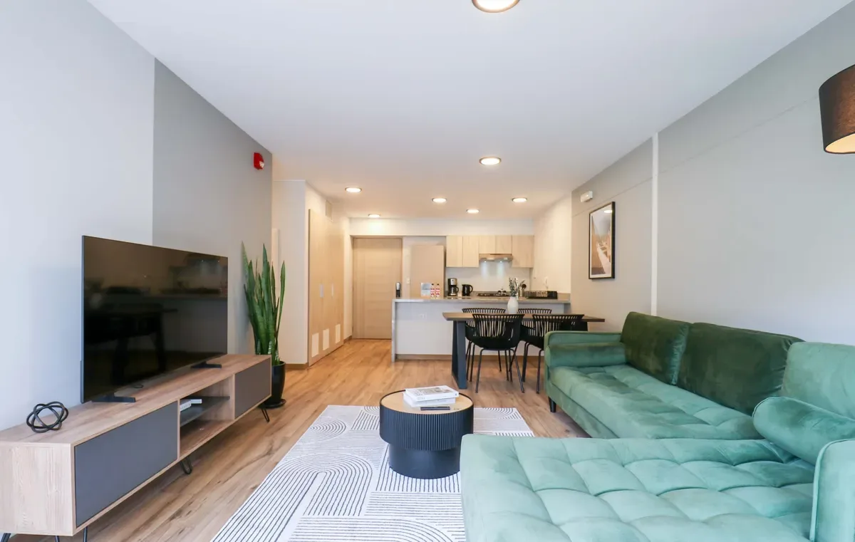 Spacious 3BR w/ Terrace in Prime Miraflores