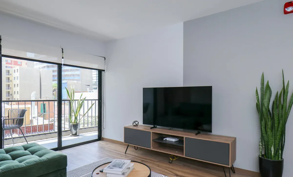 Spacious 3BR w/ Terrace in Prime Miraflores