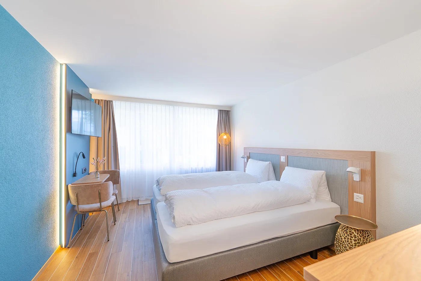 Habitación confort con vistas parciales al lago
