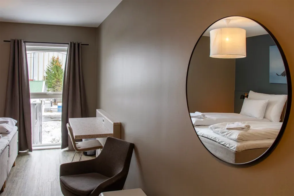 Double room with king-size bed