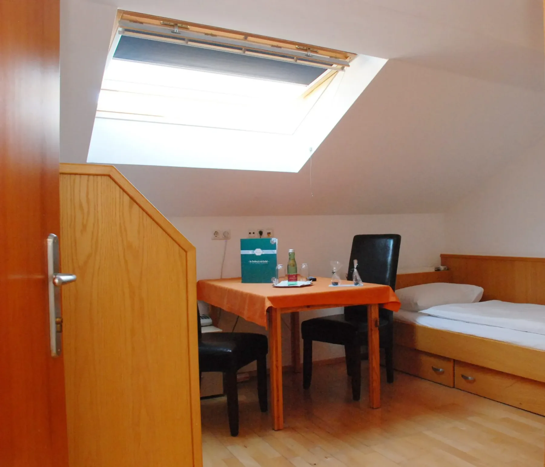 FEIERABEND twin room