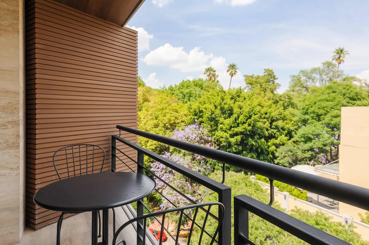 Airy Loft w/Balcony in Parque Mexico