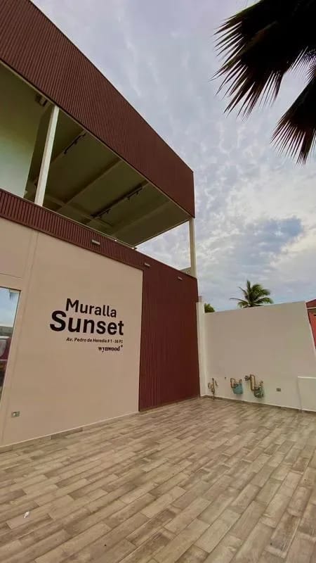 Modern 3BR AC Steps from Ciudad Amurallada