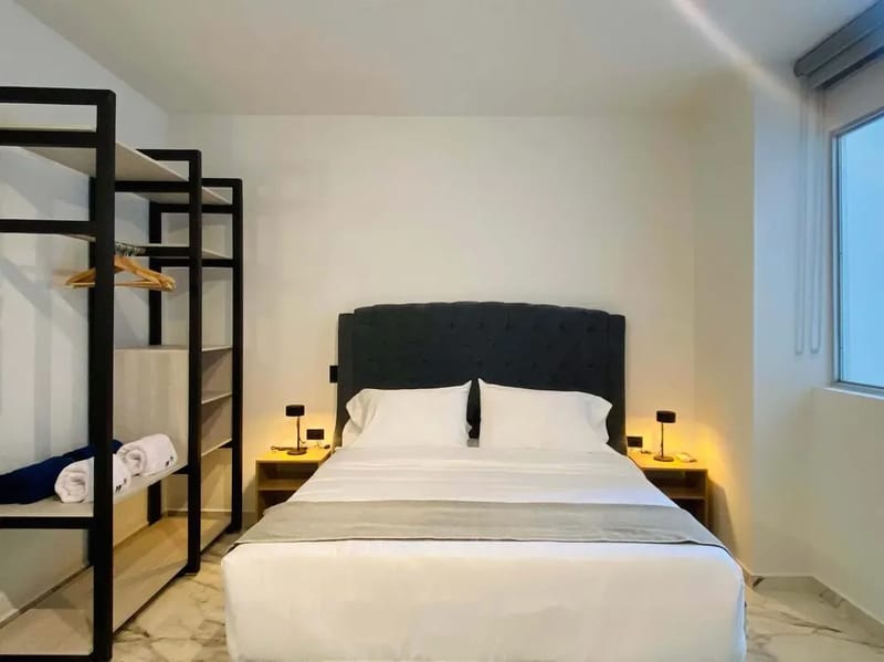 Modern 3BR AC Steps from Ciudad Amurallada