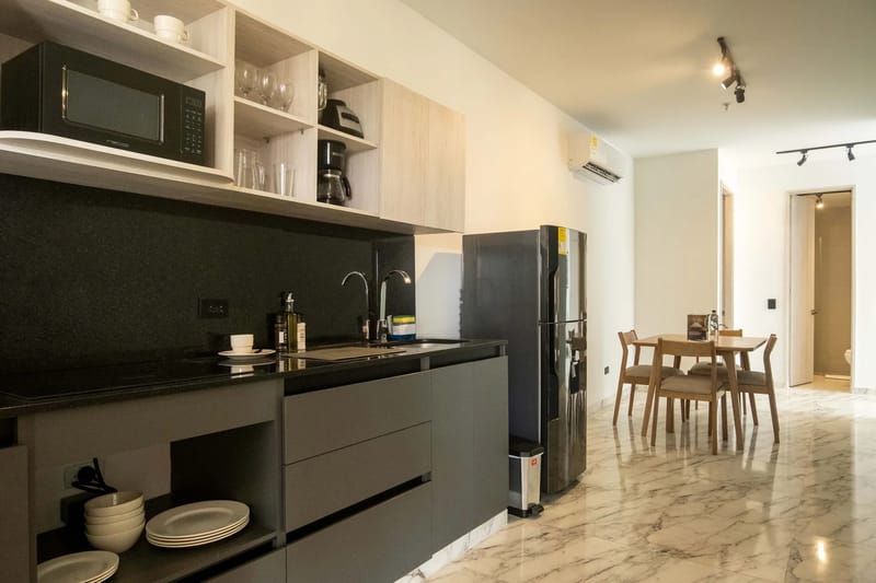 Modern 3BR AC Steps from Ciudad Amurallada