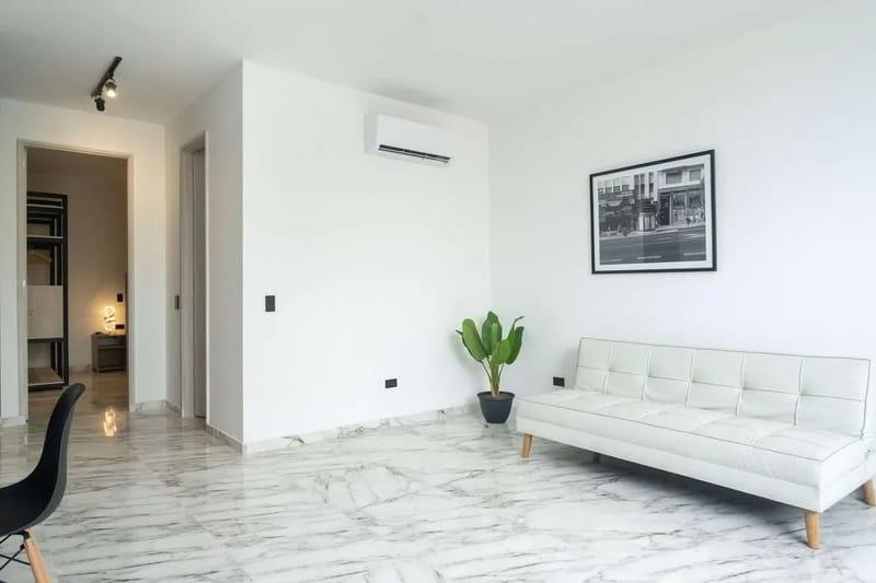 Modern 3BR AC Steps from Ciudad Amurallada