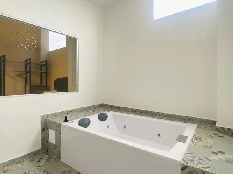 Modern 3BR AC Steps from Ciudad Amurallada