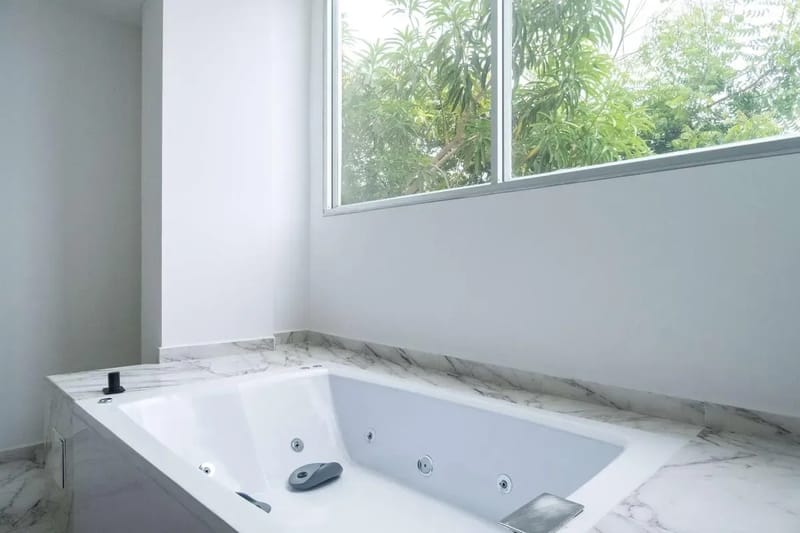 Modern 3BR AC Steps from Ciudad Amurallada