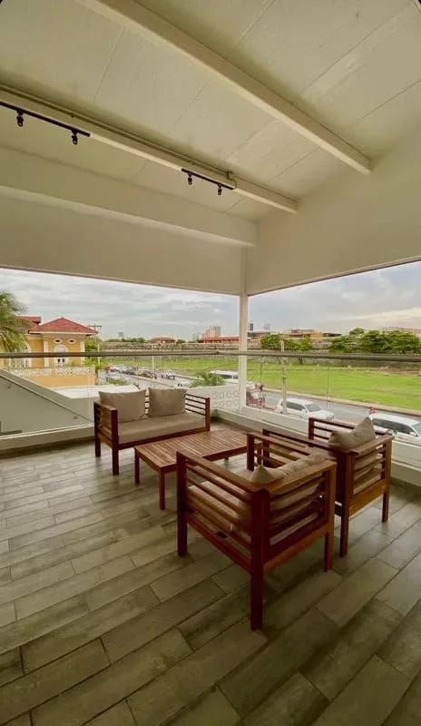 Modern 3BR AC Steps from Ciudad Amurallada