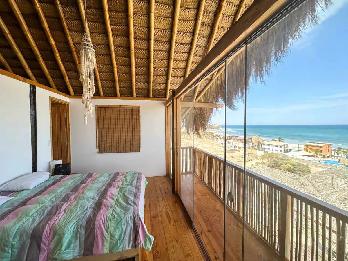 Beachside 8BR Villa in Punta Veleros