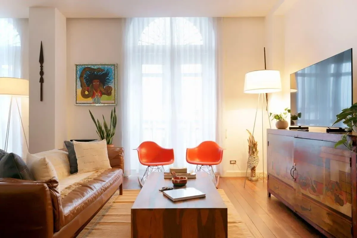 Bright 2BR in Casco Antiguo w/ Balcony