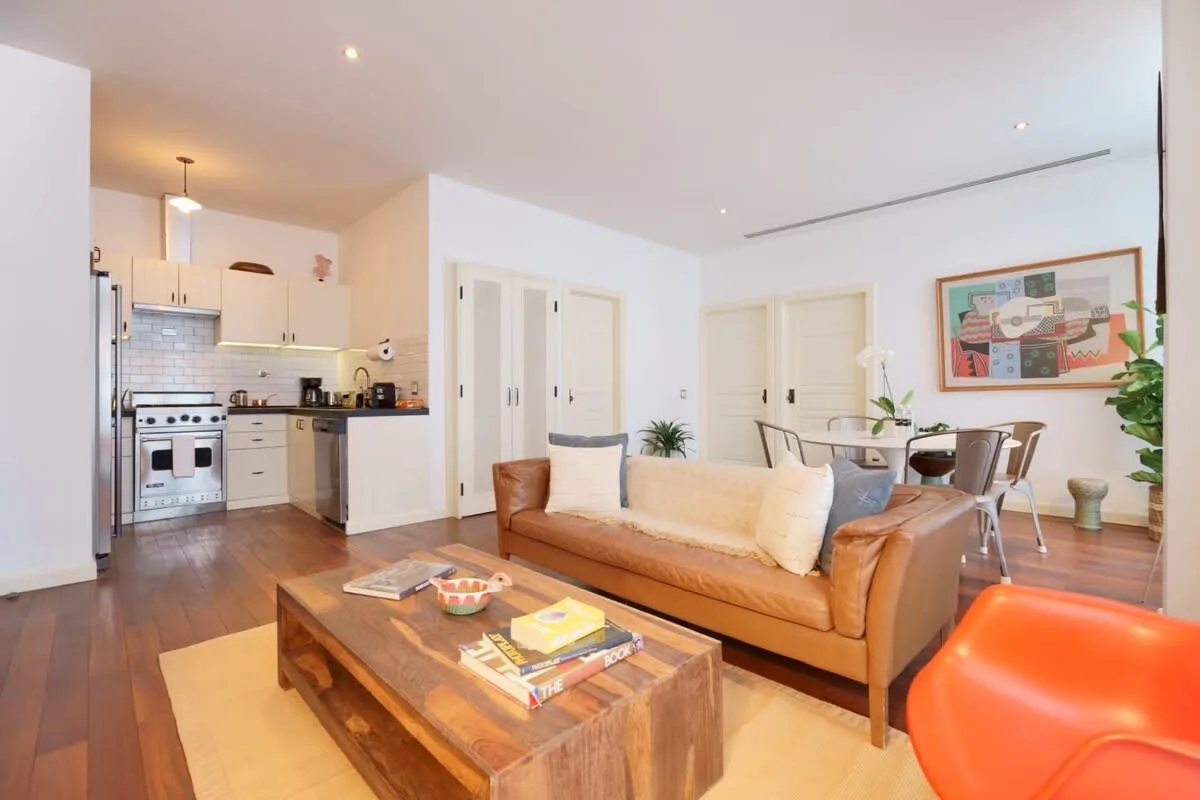 Bright 2BR in Casco Antiguo w/ Balcony