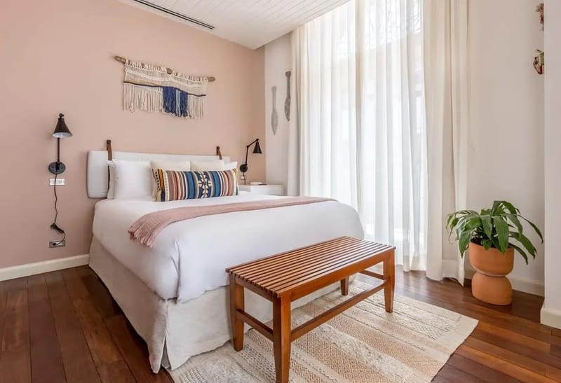 Bright 2BR in Casco Antiguo w/ Balcony