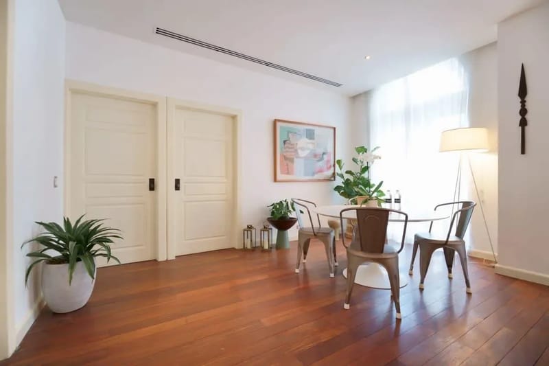 Bright 2BR in Casco Antiguo w/ Balcony