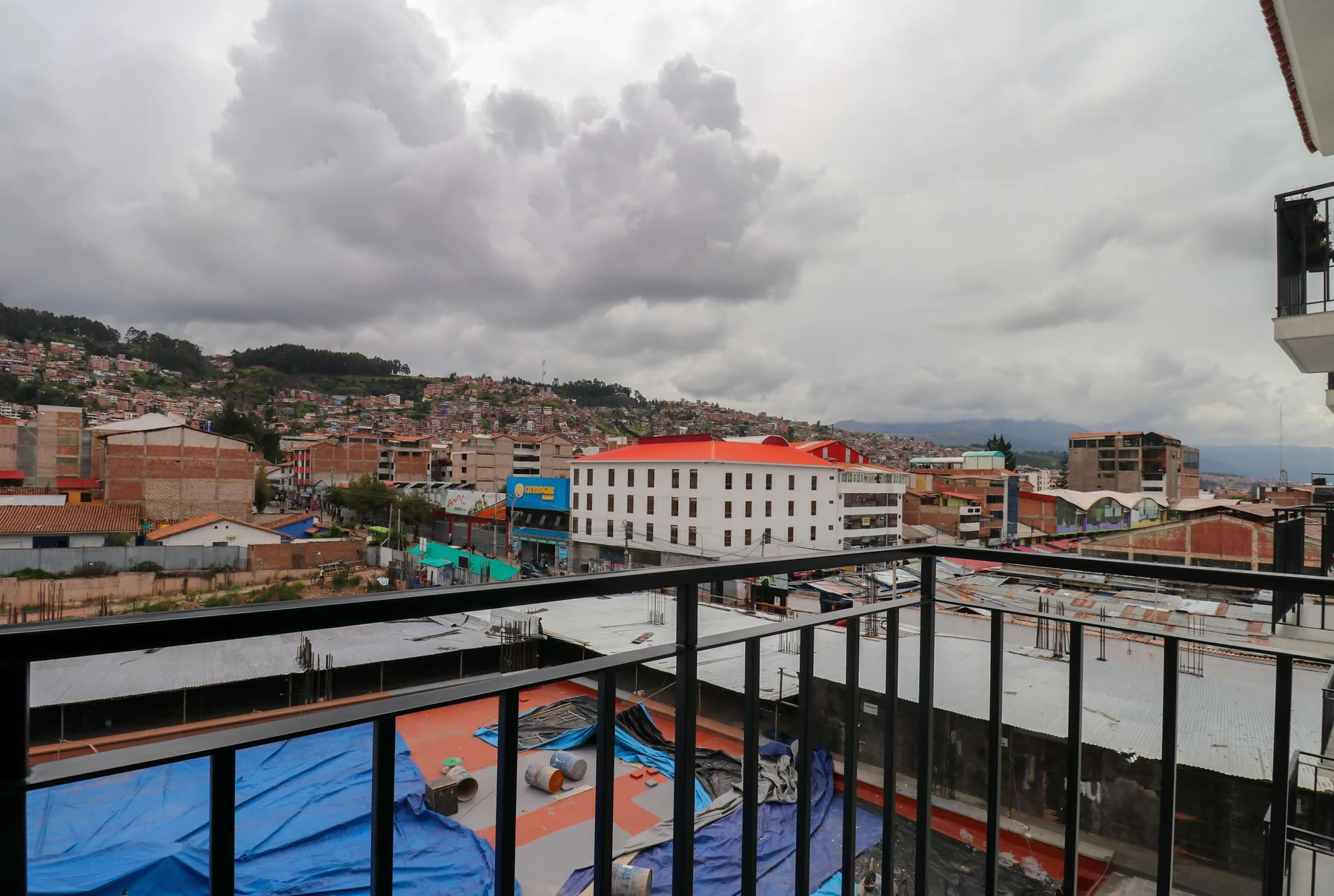 Modern 2BR in Historic Cusco w/ Balcony