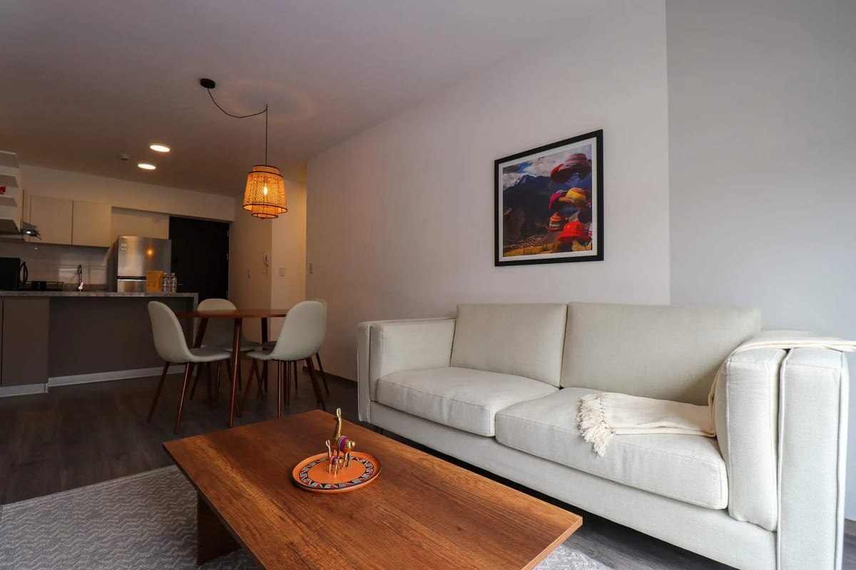 Modern 2BR in Historic Cusco w/ Balcony