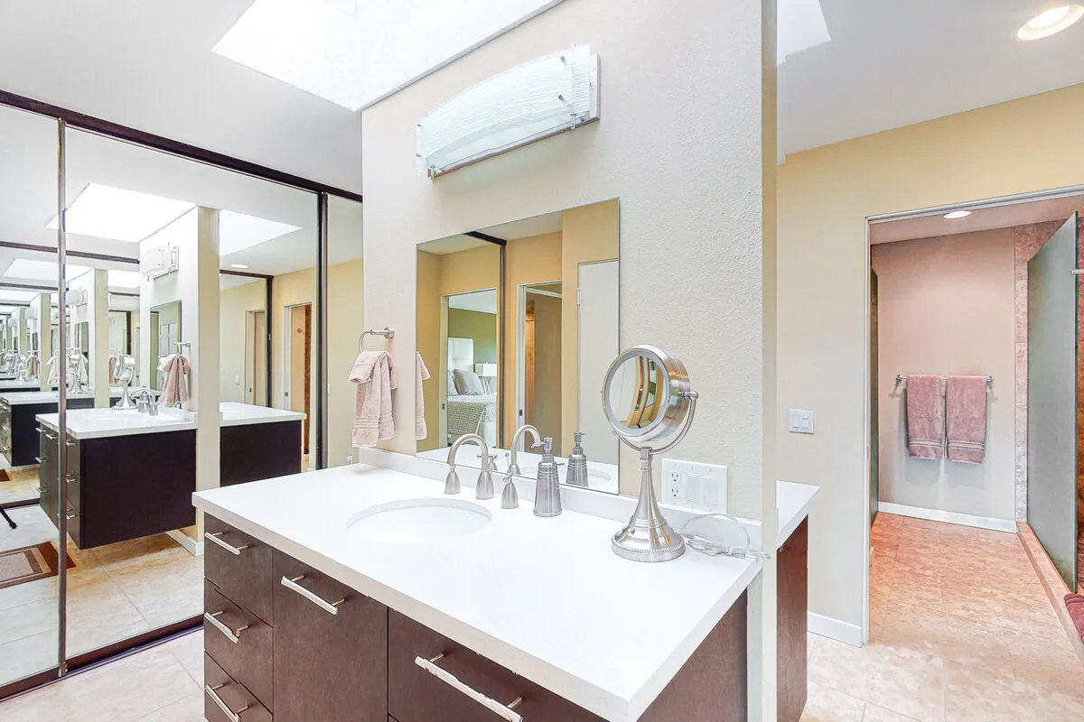 Vista Views Condo