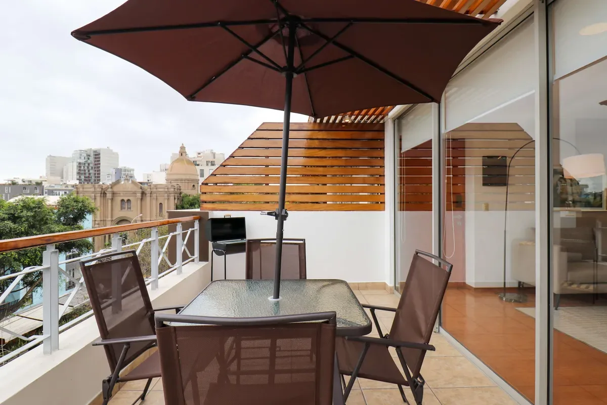 Deluxe 1BR w/ Terrace in Barranco
