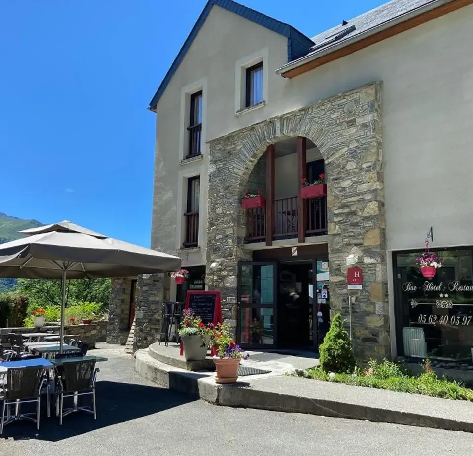 Facade of the Auberge de Germ hotel and restaurant