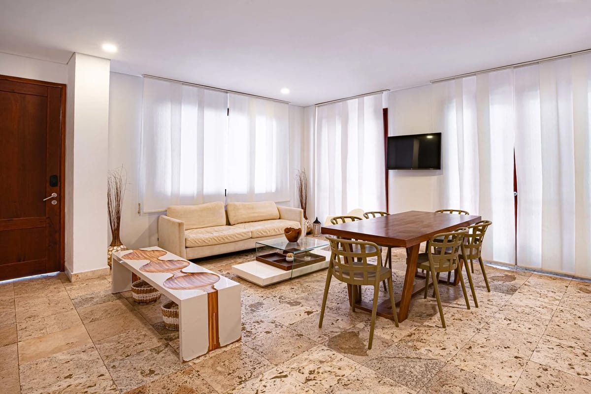 Incredible 2BR with AC in Ciudad Amurallada
