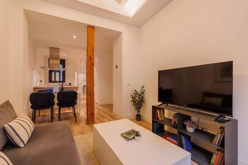 Luxury 2BR at Palacio Real