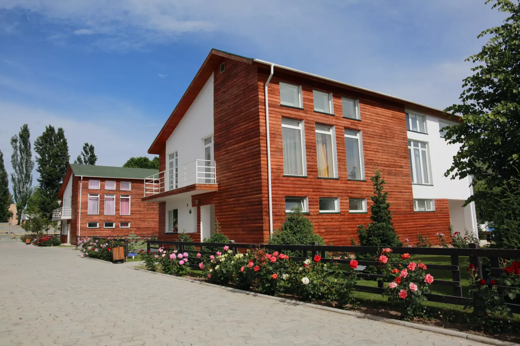 Kapriz Hotel