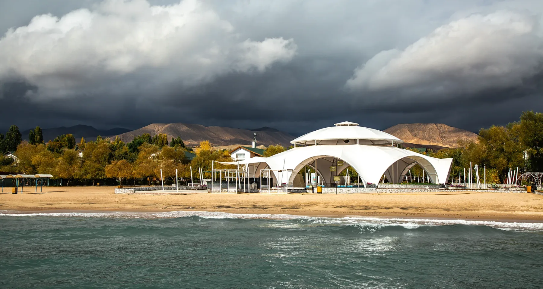 Kapriz Hotel