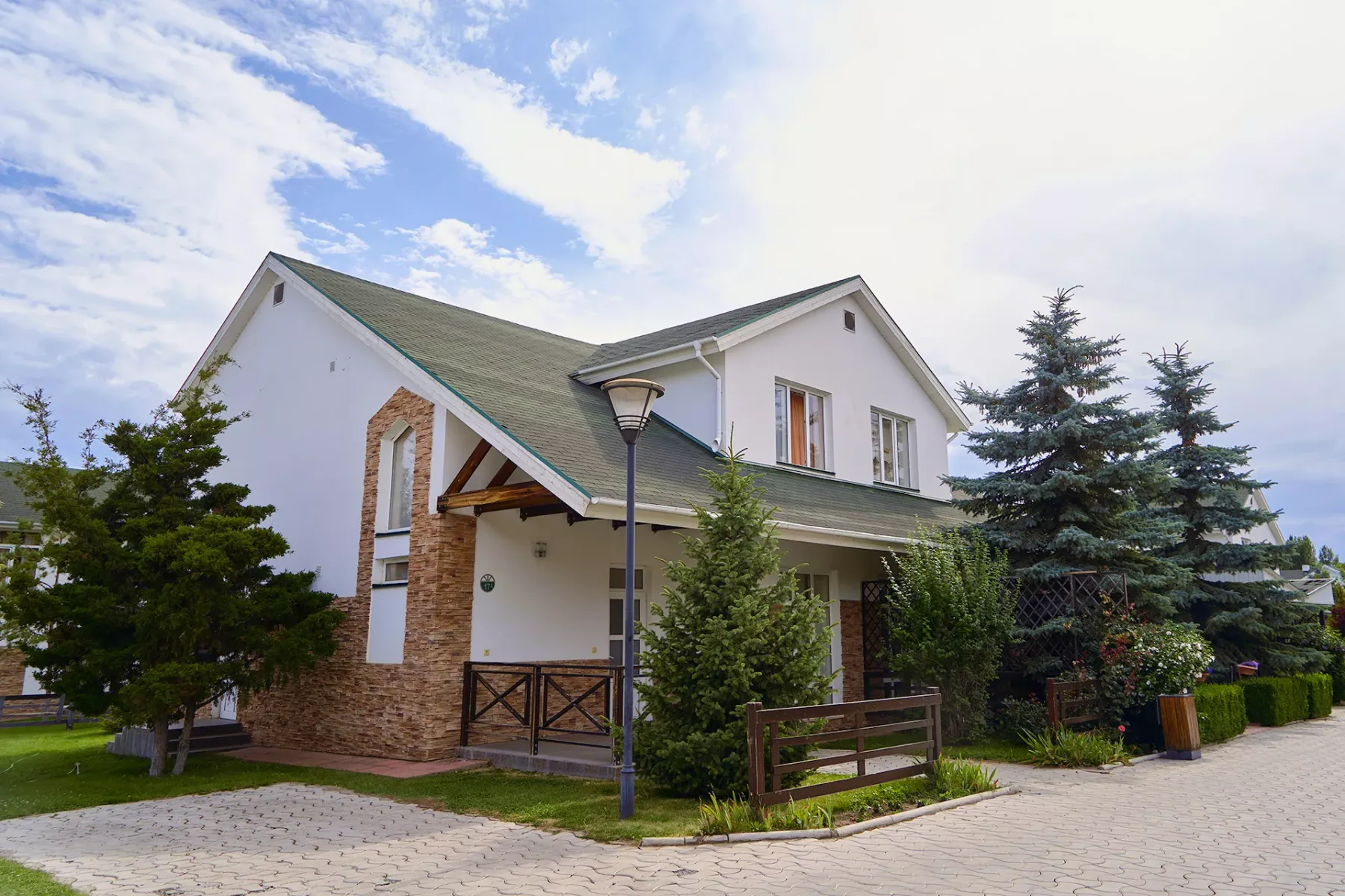 Kapriz Hotel