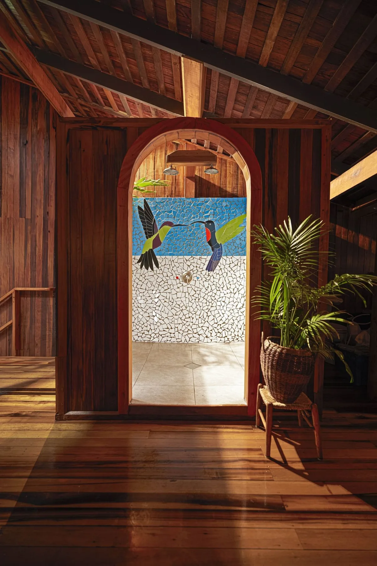 Hummingbird shower in a Heritage Suite