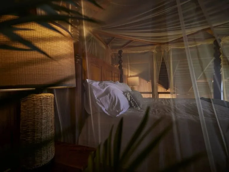 Canopy bed in a Heritage Suite