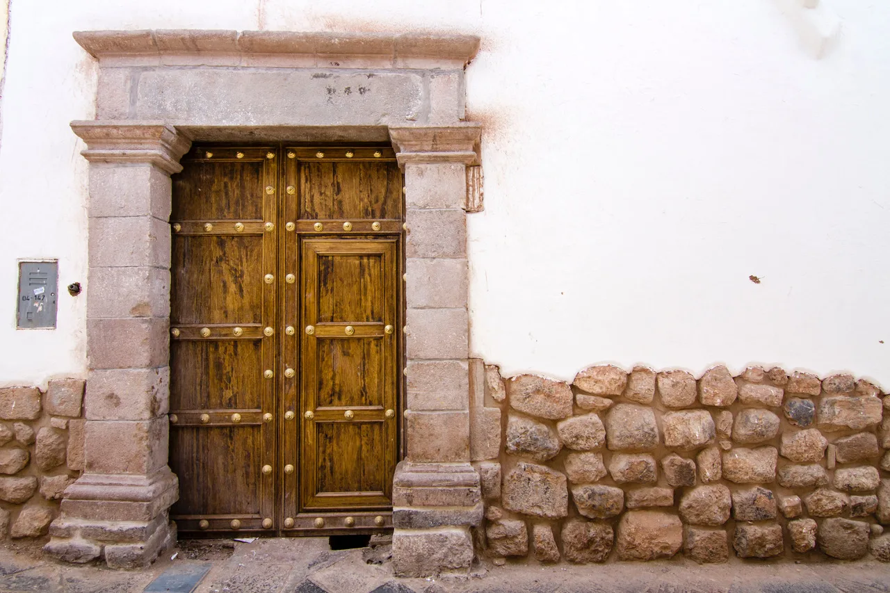 Restauración del patio colonial de Antigua Casona San Blas.