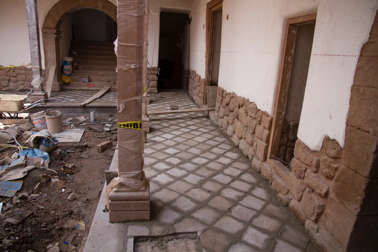 Restauración del patio colonial de Antigua Casona San Blas.