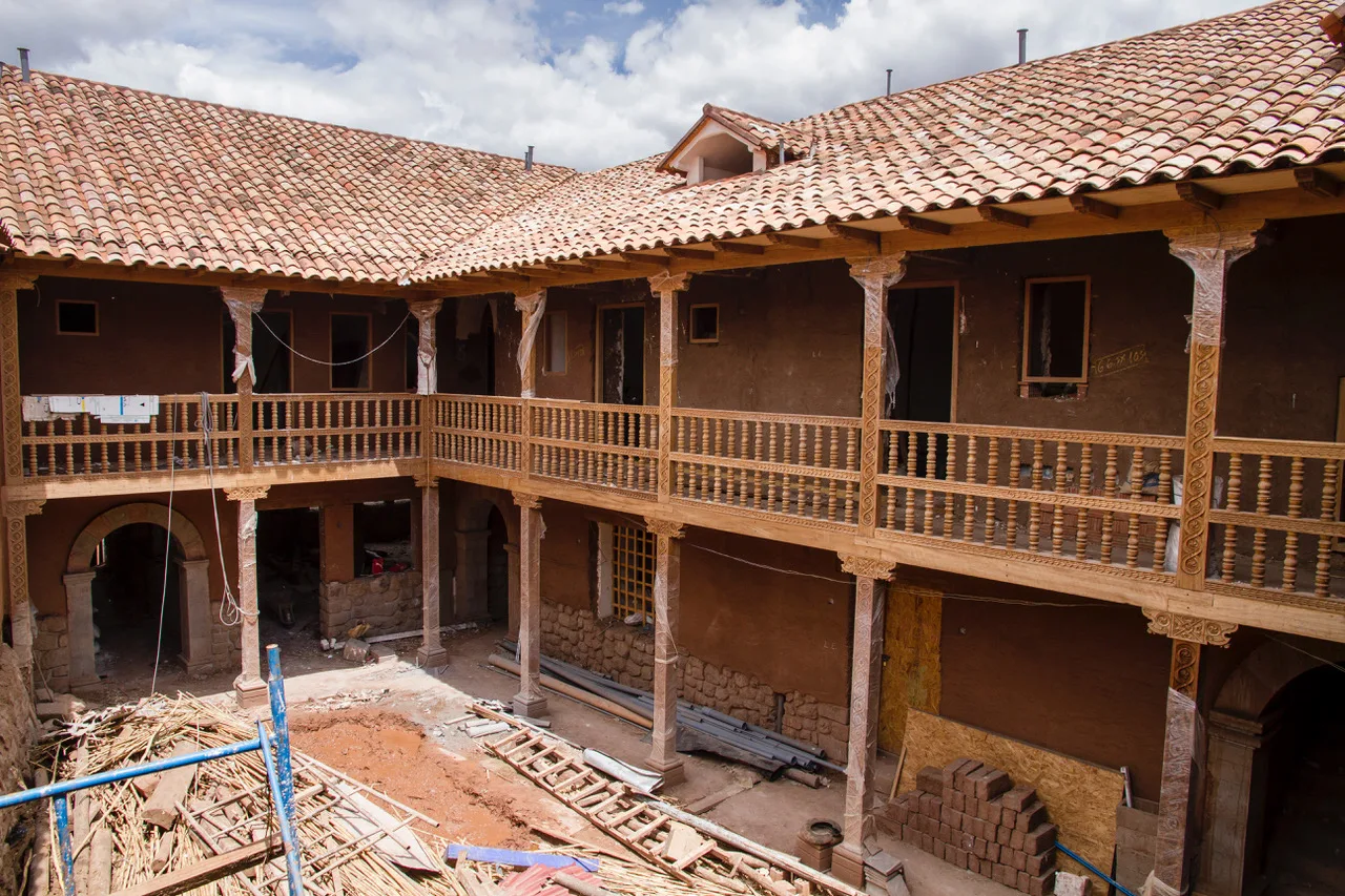 Restauración del patio colonial de Antigua Casona San Blas.