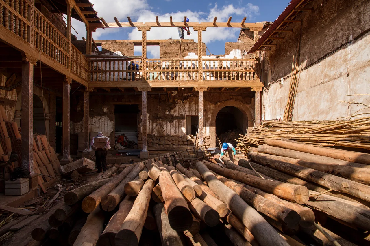 Restauración del patio colonial de Antigua Casona San Blas.