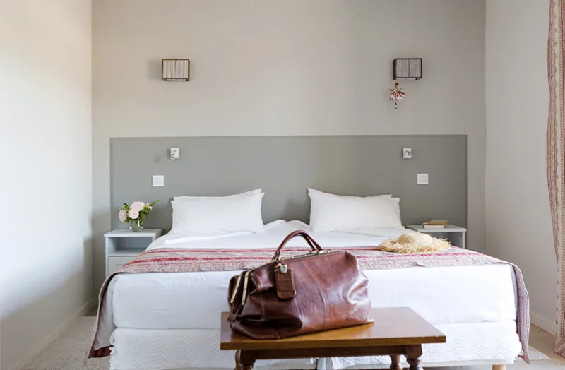 Habitación amplia con cama doble king size