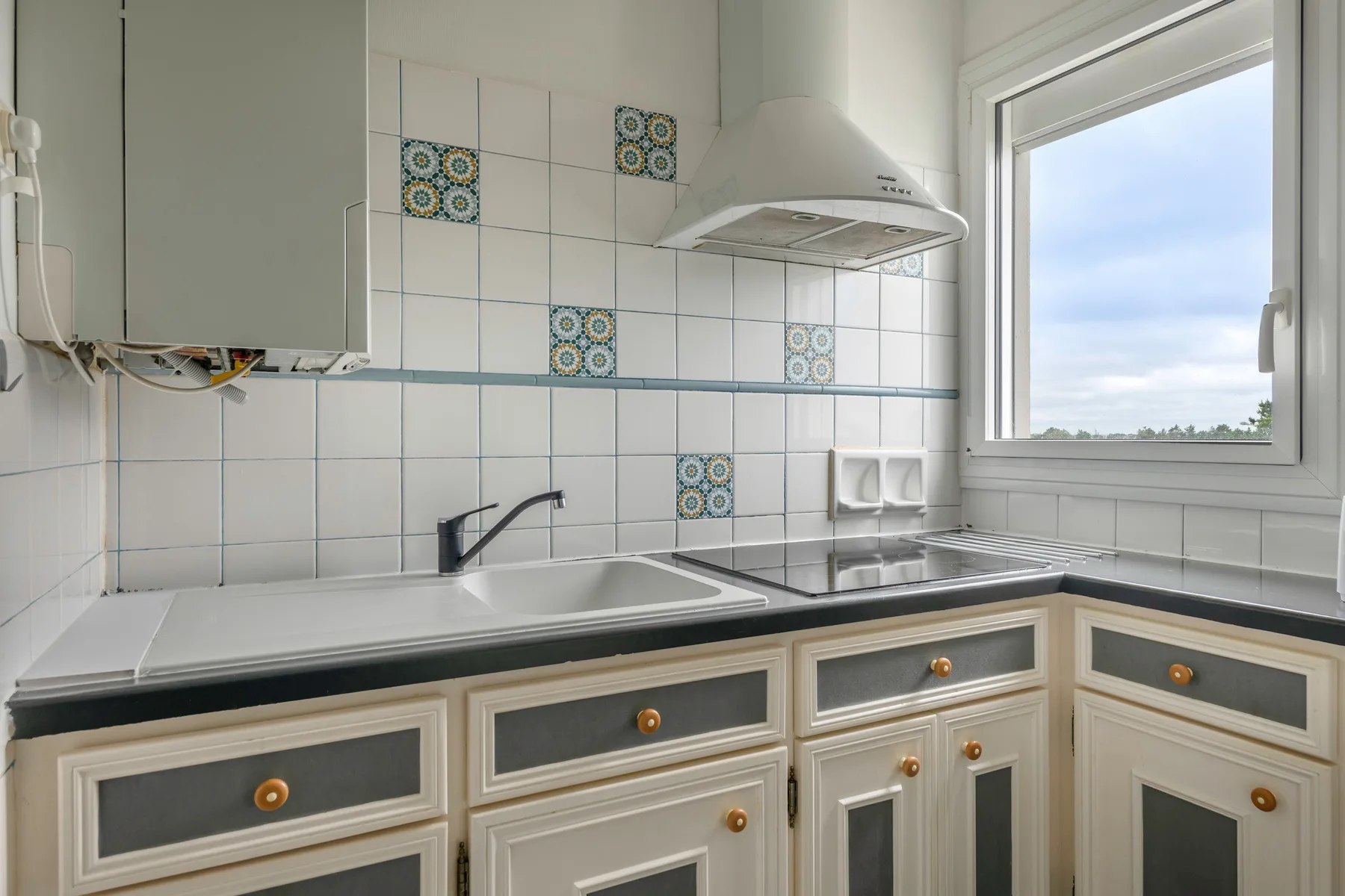 Apartment listing gallery photo