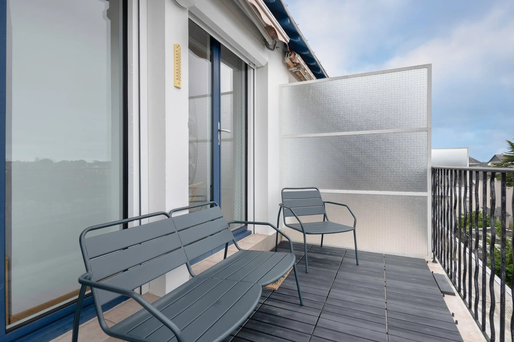 Apartment listing gallery photo