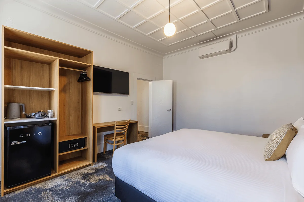 Royal Exhibition Hotel