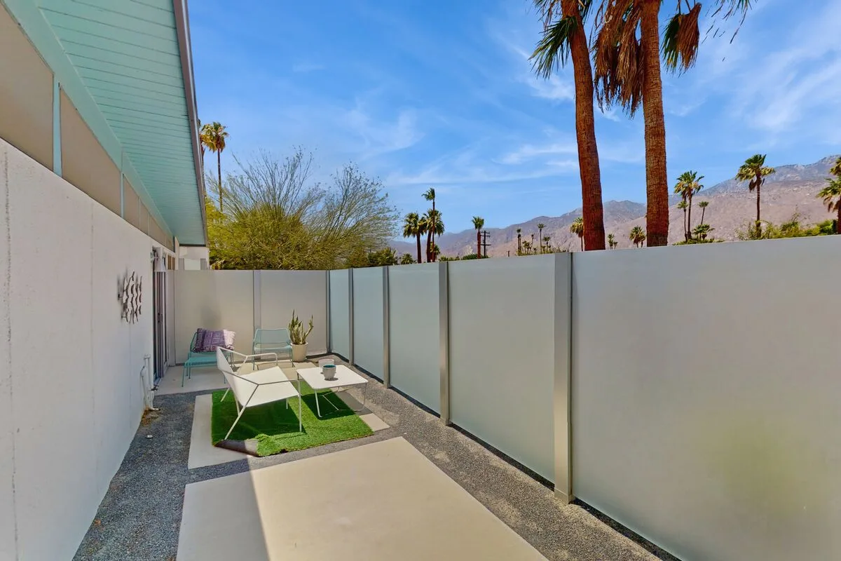 Meiselman Pool House - 2044