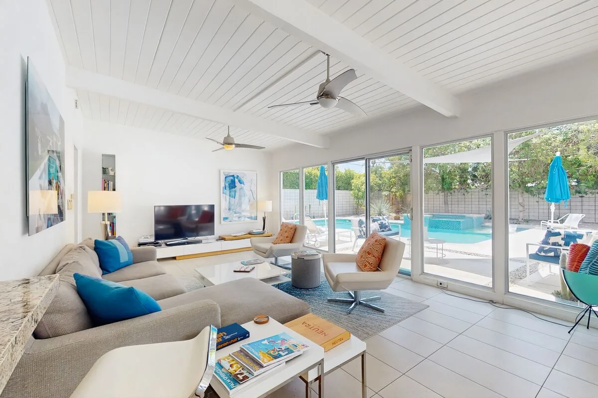 Meiselman Pool House - 2044