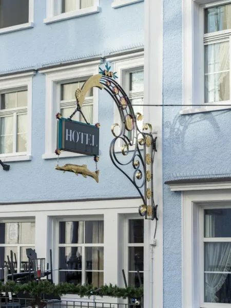 Exterior of Hotel Hecht.