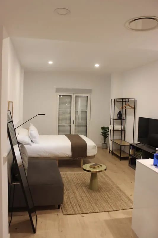 Lovely 1BR w/ Balcony in Central Madrid