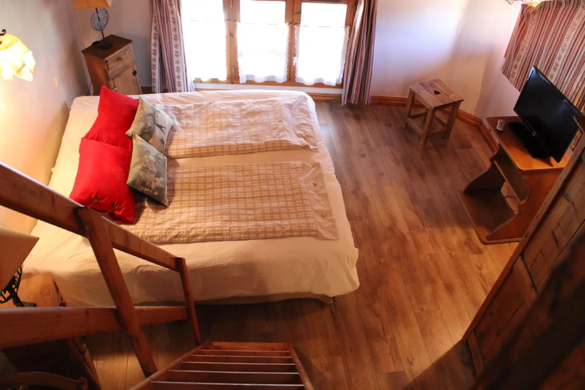 Saint Jacques guest room