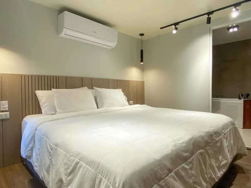 Inviting 2BR w/ Jacuzzi in Miraflores