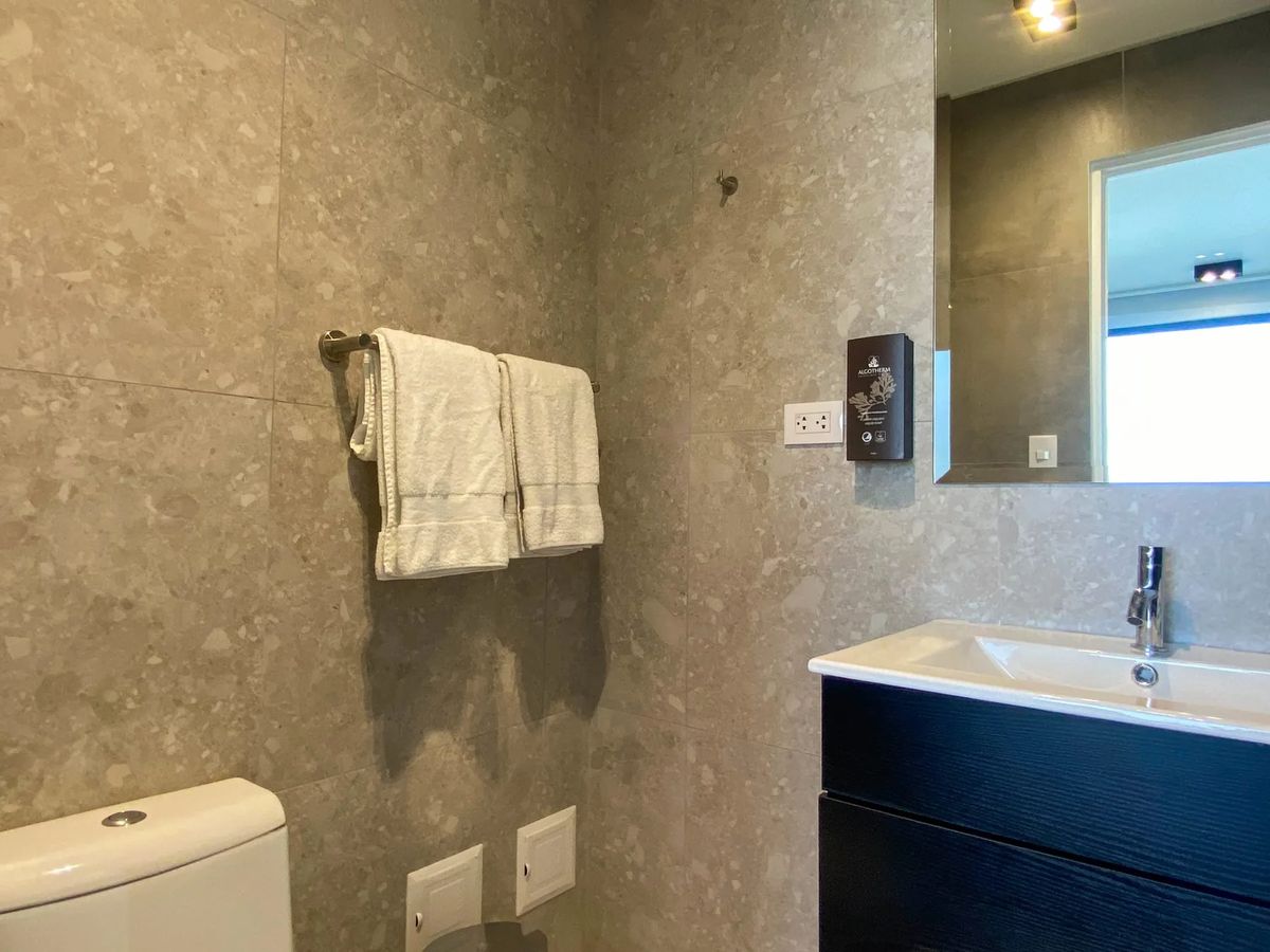 Inviting 2BR w/ Jacuzzi in Miraflores