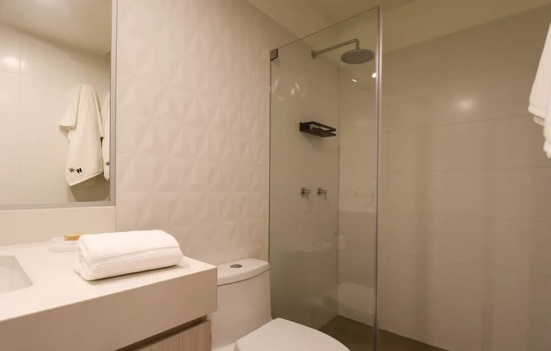 Group-Friendly 3BR w/ Balcony in Miraflores